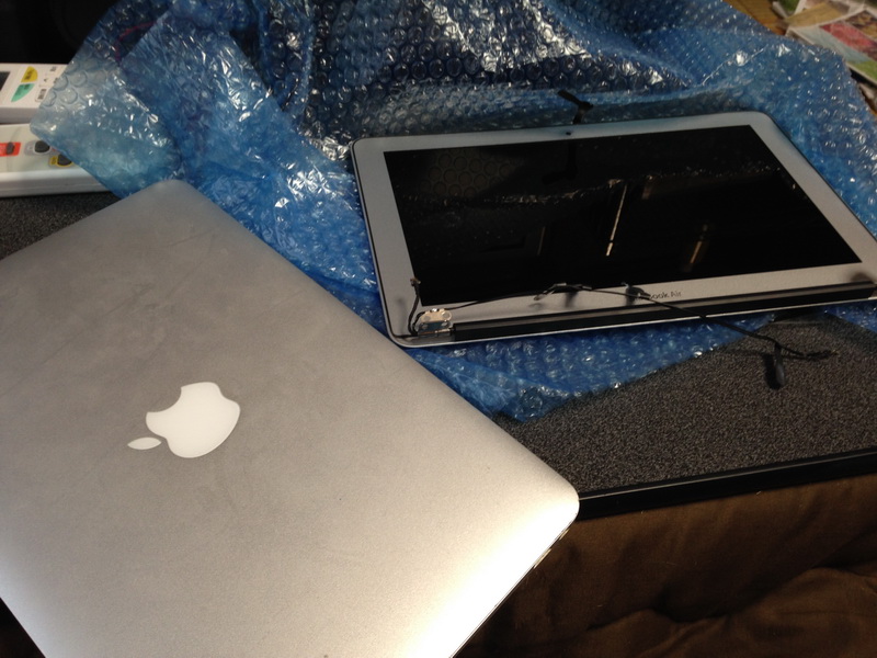 Apple]MacBook Air (11-inch, Mid 2011)を分解、パーツを換装する